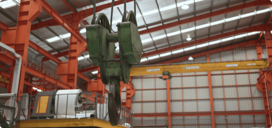 クレーン式の金型交換装置