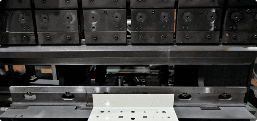 大型の金型交換装置の安全性